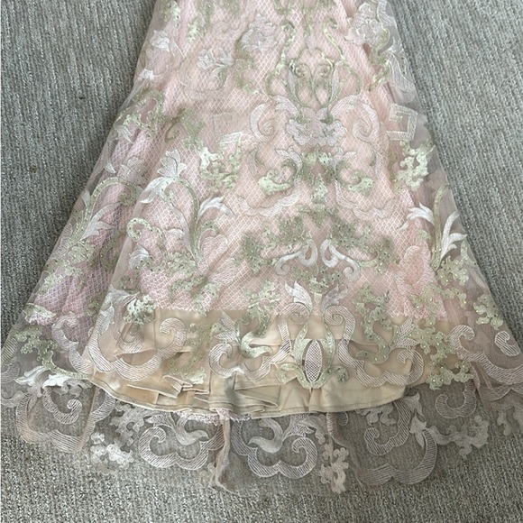 Mac Duggal Formal Gown Size 4 - Picture 7 of 8